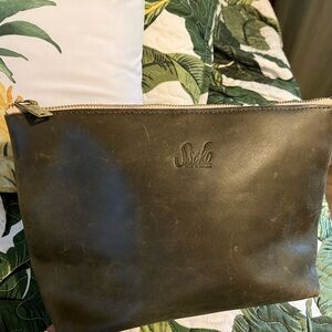 Sseko cosmetics bag in Oiled Olive